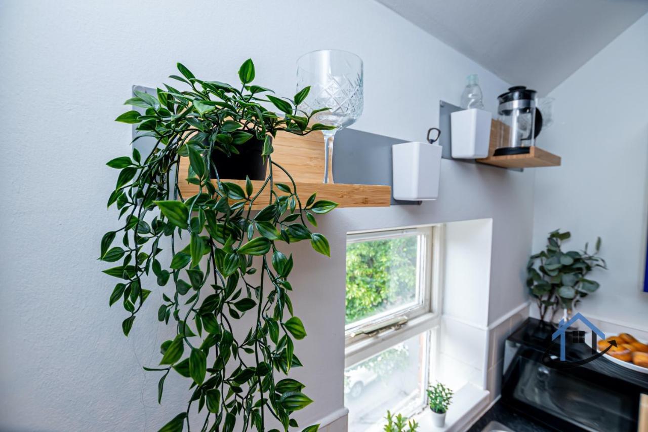 Flat 5, Super King Bed, Free Parking, Workspace, Free Wi-Fi Nottingham Exterior foto
